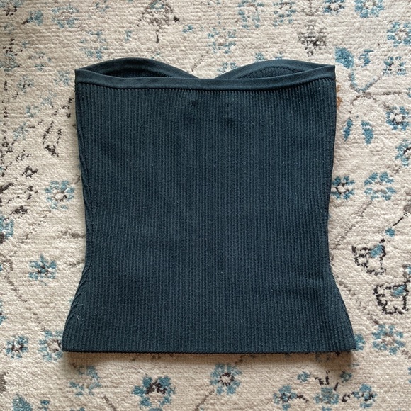 Babaton Sculpt Knit Strapless Top - Picture 4 of 6